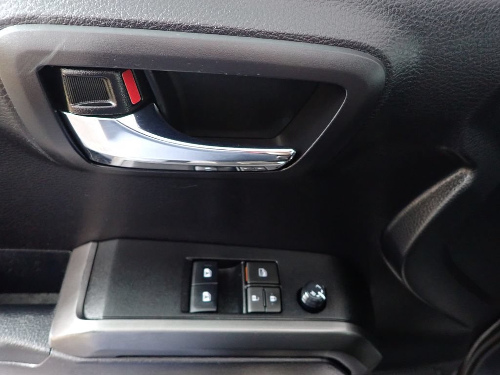 Used 2019 Toyota Tacoma TRD Off-Road AWD/4WD image 19