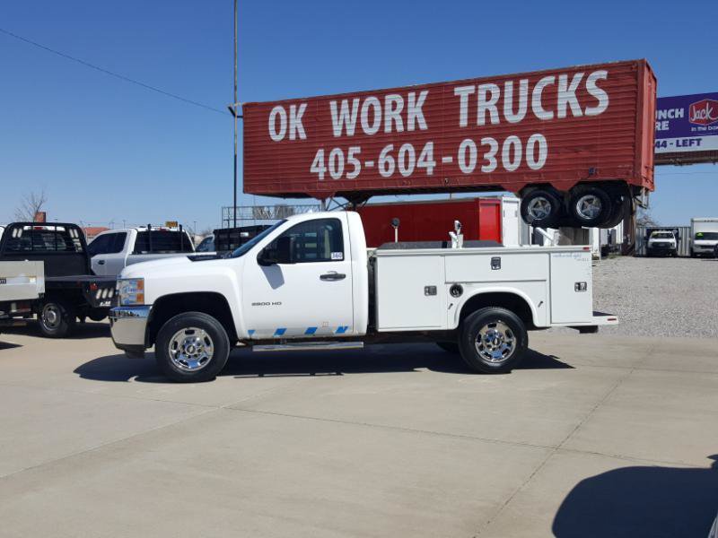 Used 2011 Chevrolet Silverado 2500 W/T RWD image 2