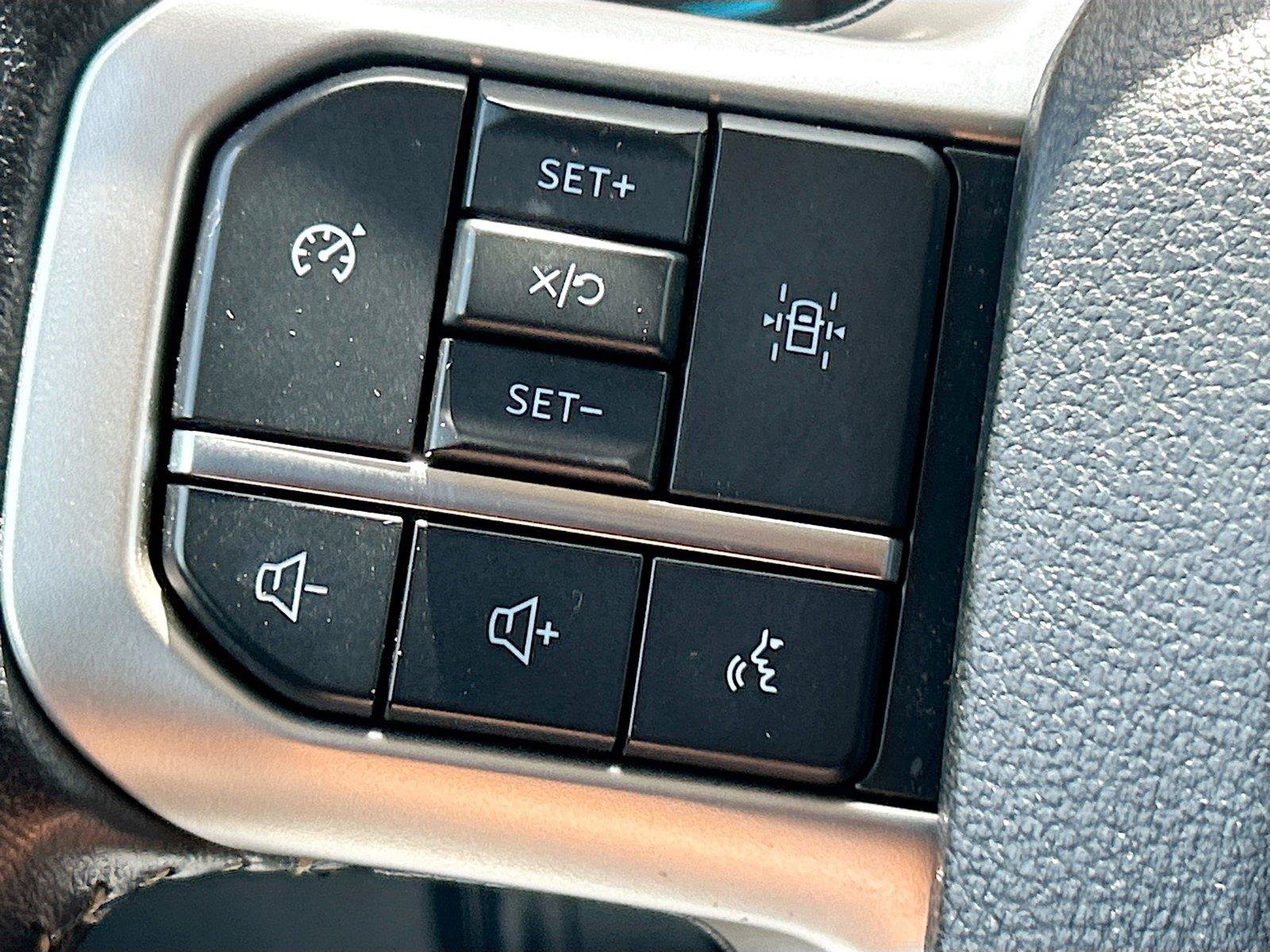 Used 2024 Ford Expedition XLT AWD/4WD image 37
