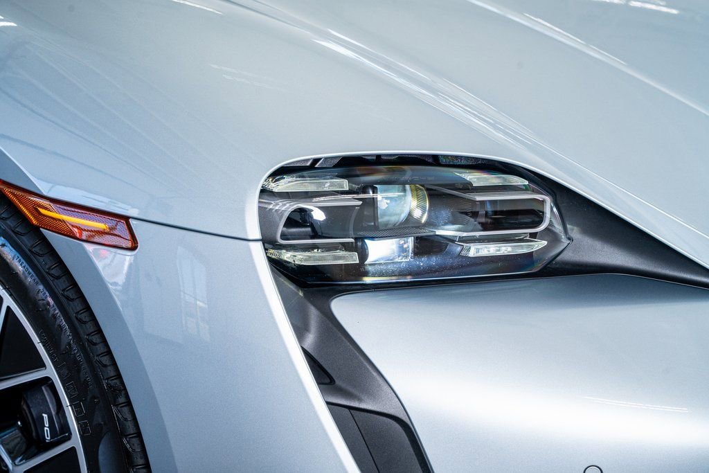 Used 2024 Porsche Taycan image 18