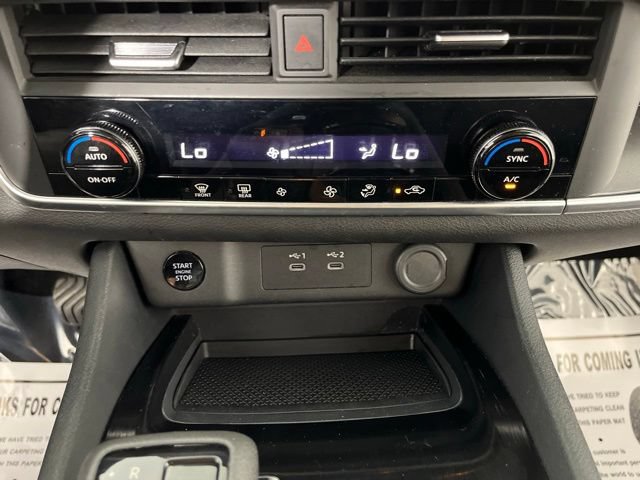 Used 2025 Nissan Rogue SV FWD image 26