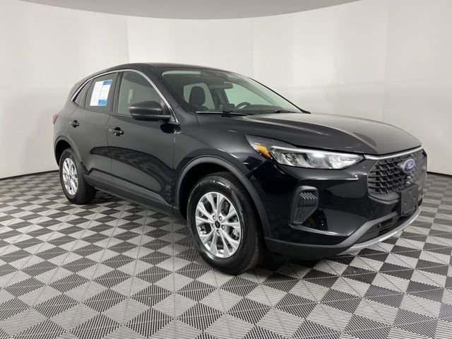 Used 2023 Ford Escape Active image 2