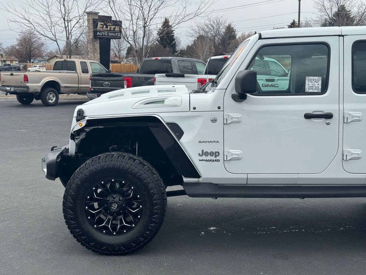 Used 2021 Jeep Wrangler Unlimited Sahara w/ Uconnect 4C Nav & Sound Group AWD/4WD image 11