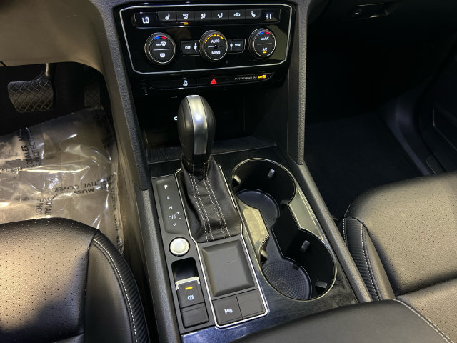 Certified 2023 Volkswagen Atlas Cross Sport SE FWD image 28