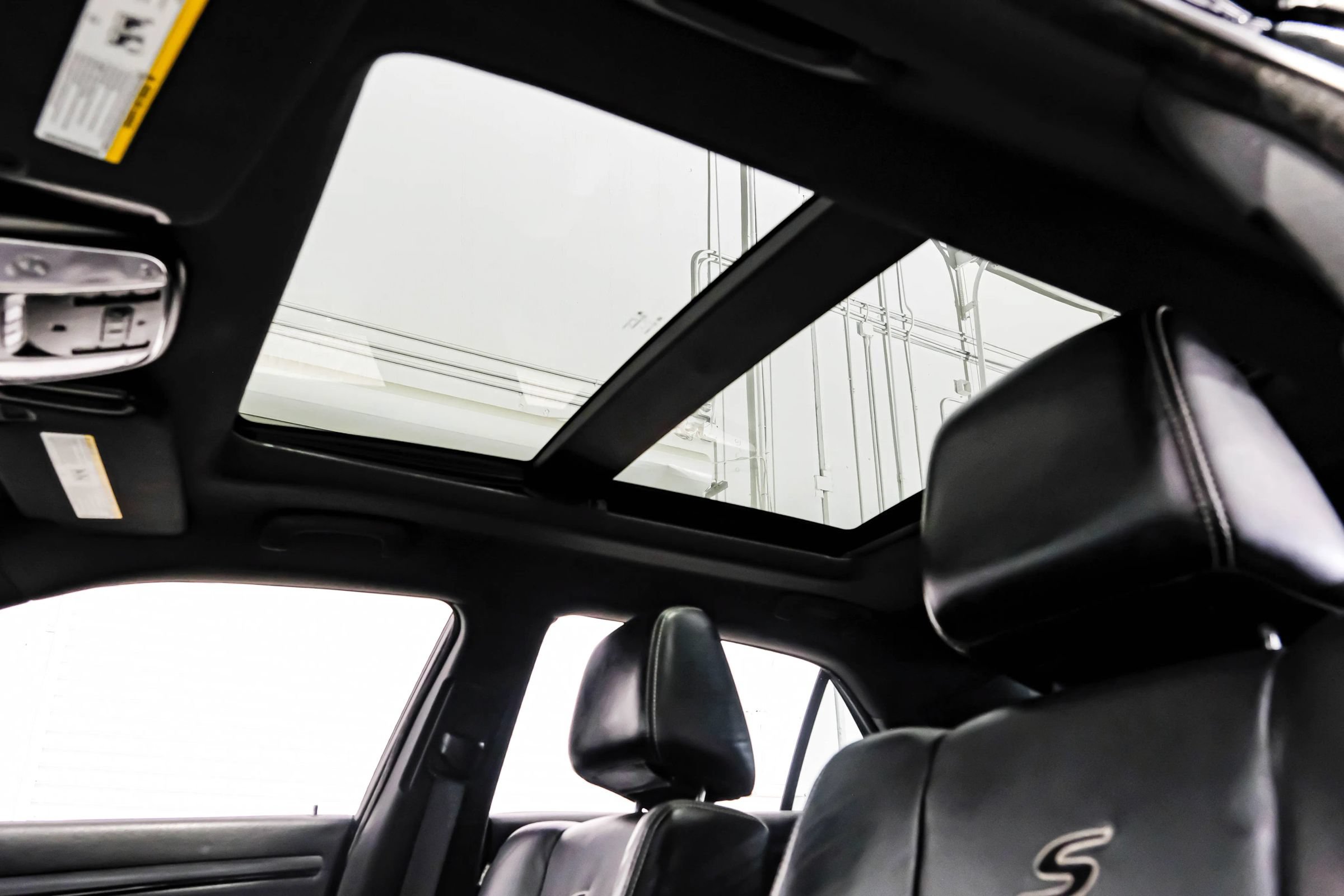 Used 2015 Chrysler 300 S w/ 300S Premium Group RWD image 31