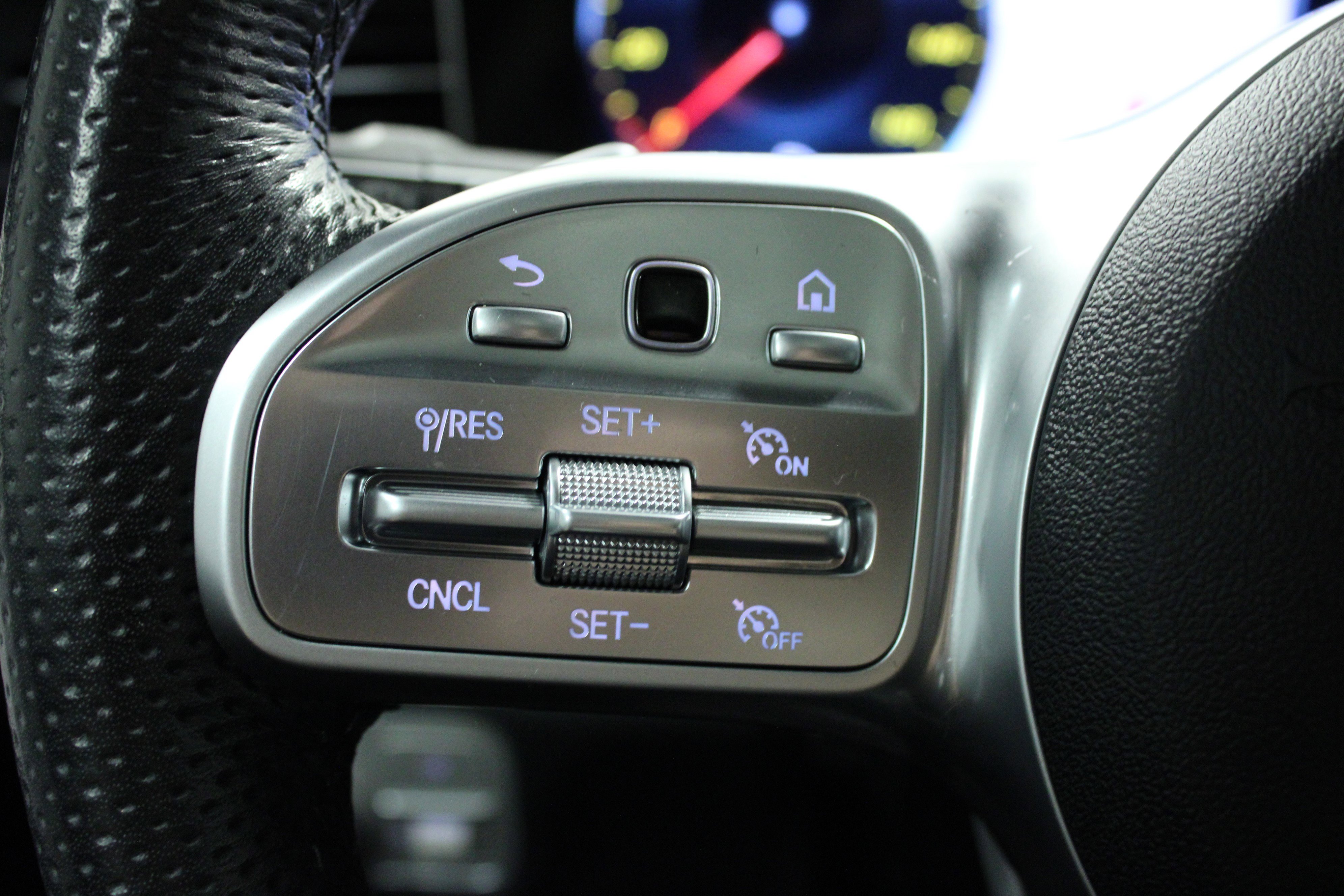 Used 2022 Mercedes-Benz GLS 450 4MATIC image 21