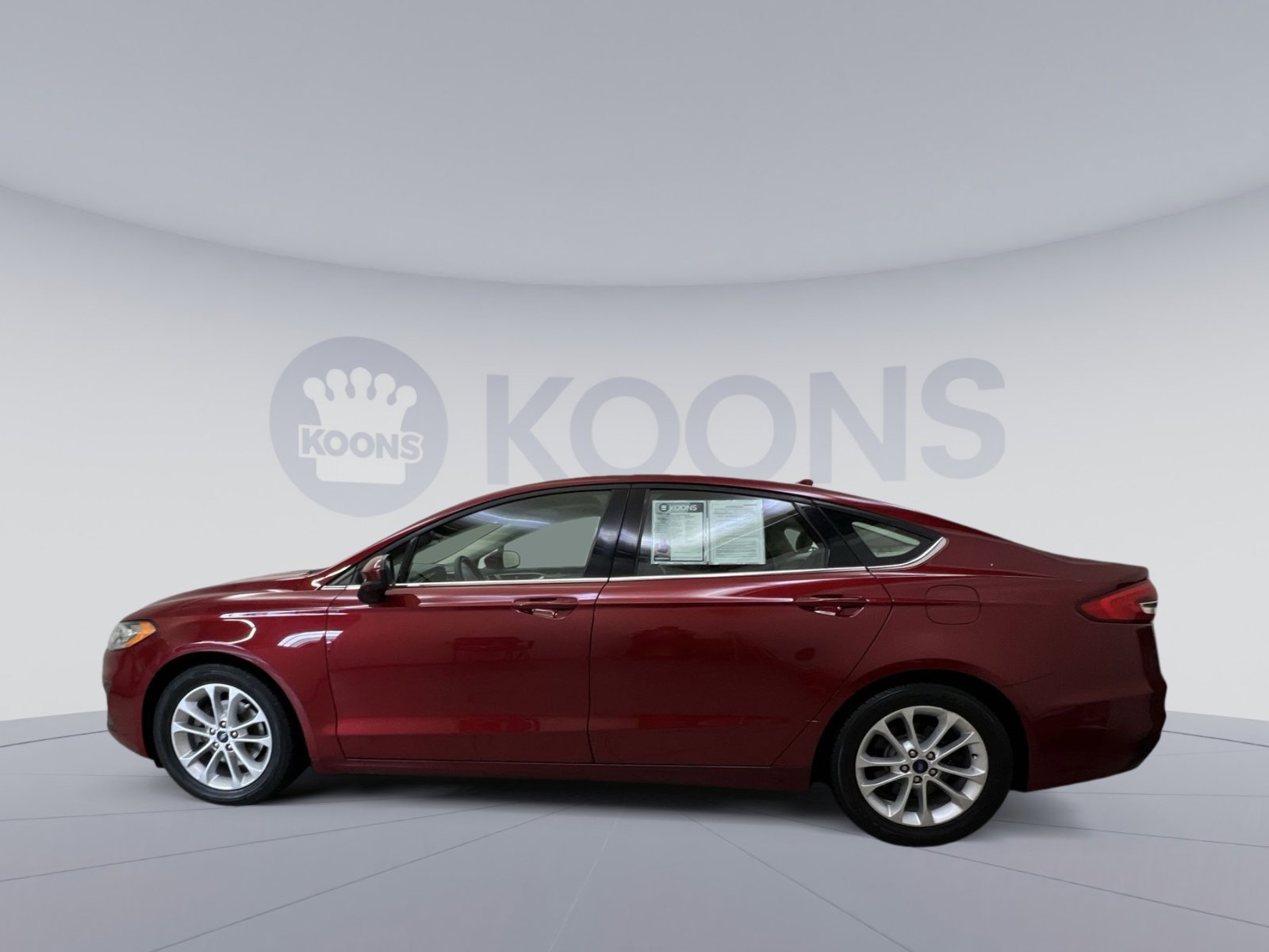 Used 2019 Ford Fusion SE image 2