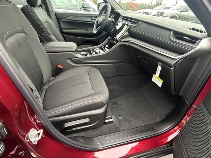 New 2025 Jeep Grand Cherokee L Laredo w/ Trailer Tow Package image 19