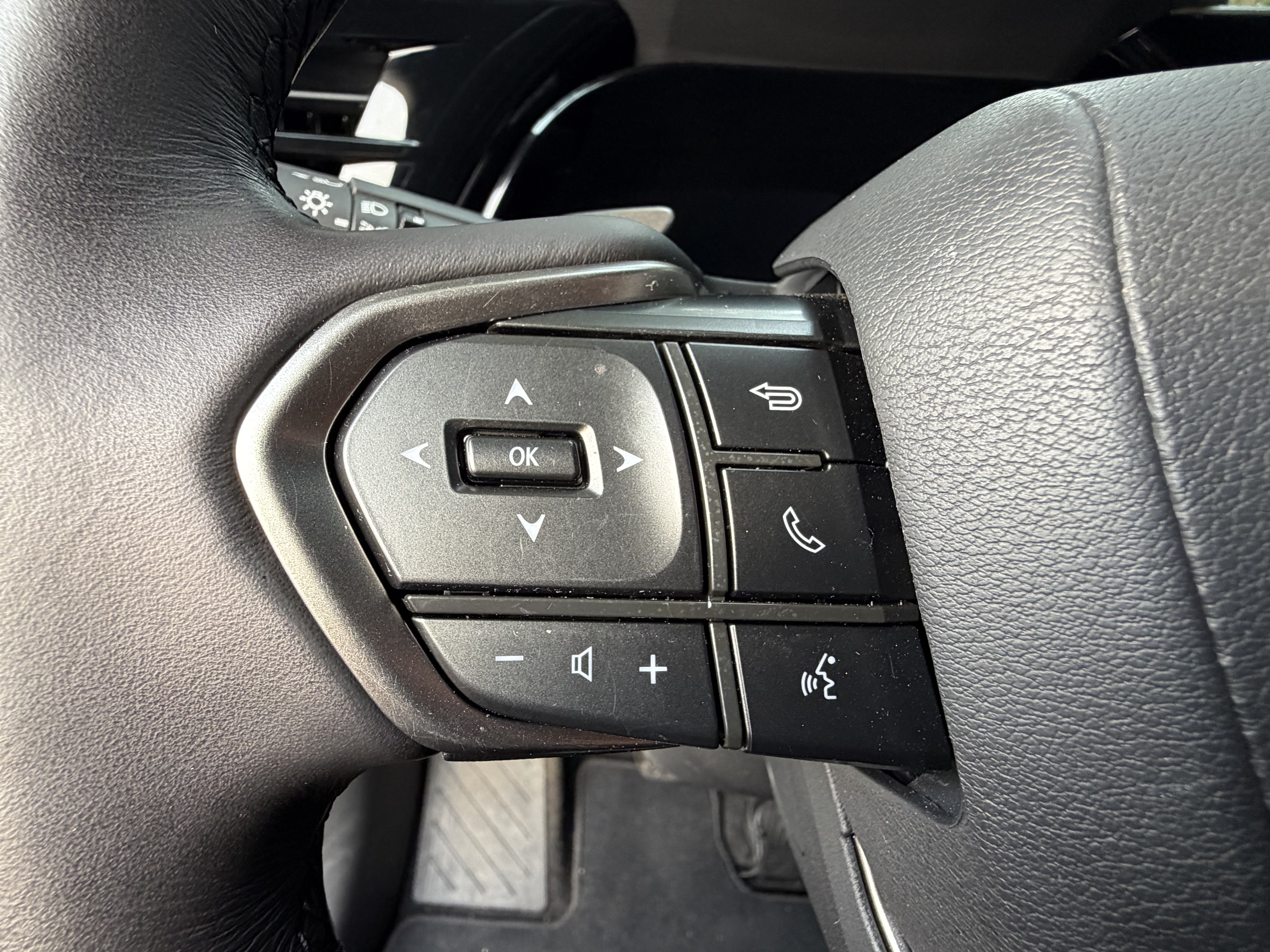 Certified 2025 Lexus RX 350 Premium FWD image 18