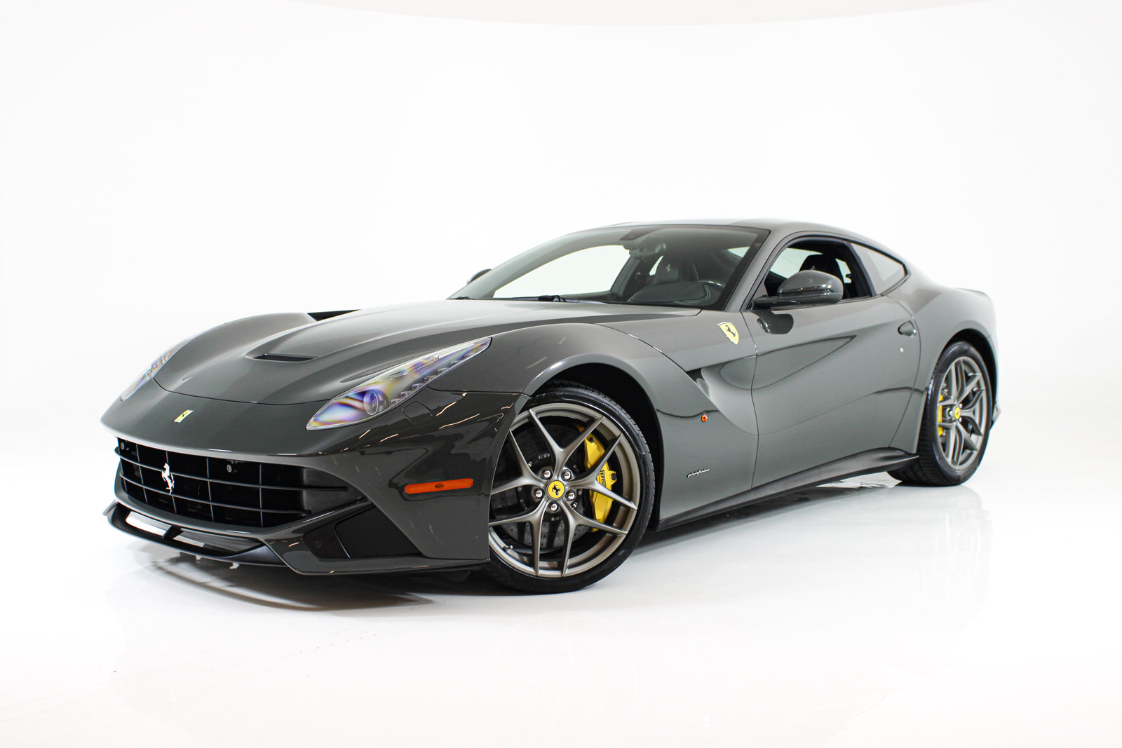 Used 2015 Ferrari F12 Berlinetta RWD image 61