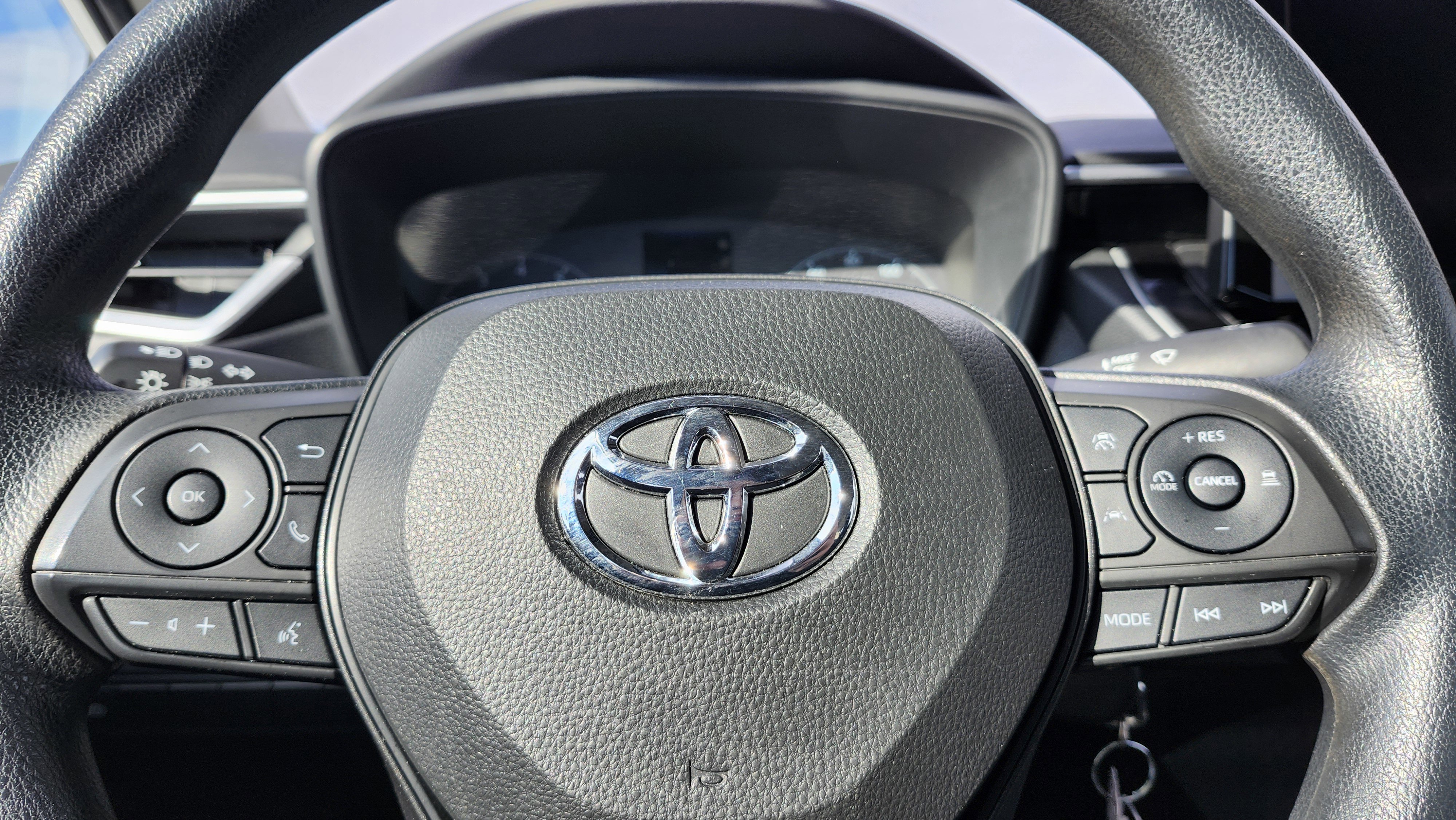 Used 2024 Toyota Corolla LE image 25