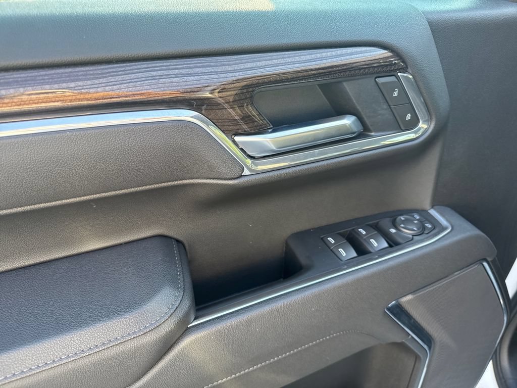 Used 2025 Chevrolet Silverado 1500 RST AWD/4WD image 14