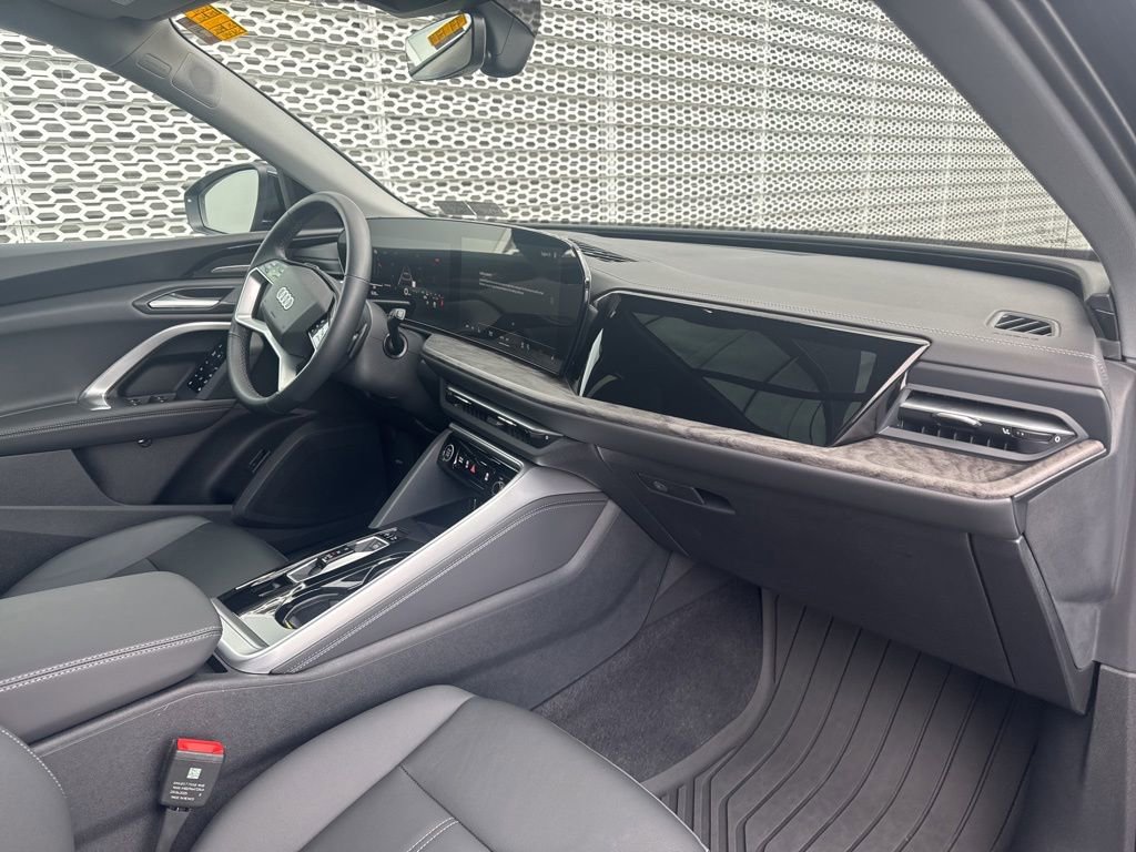 Certified 2025 Audi Q5 Premium w/ Premium Plus AWD/4WD image 10