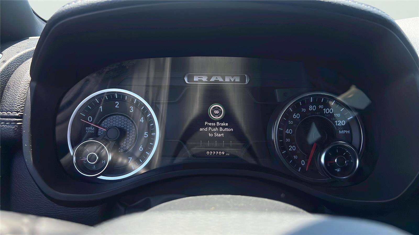 Used 2023 RAM 1500 Laramie AWD/4WD image 17