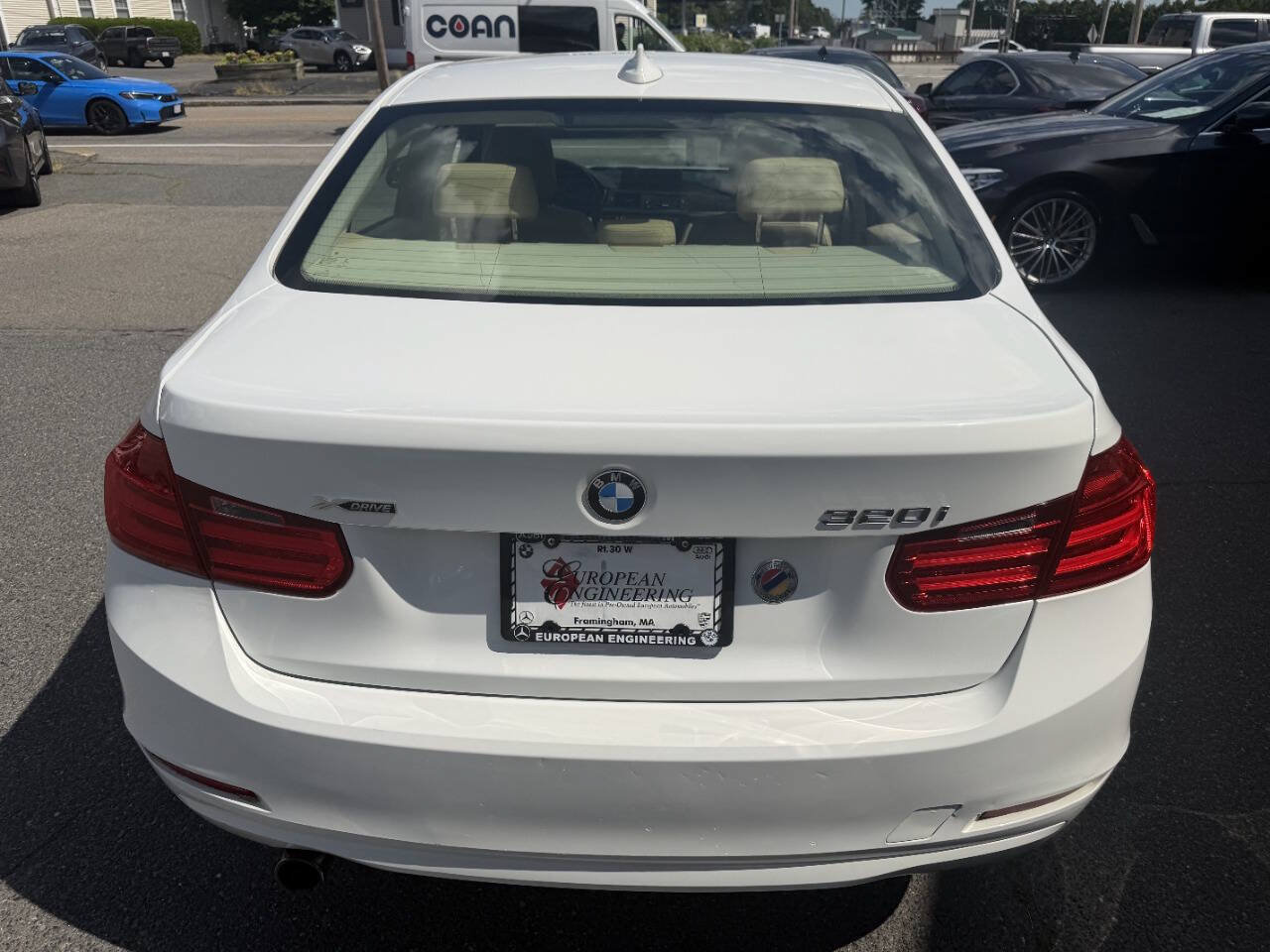 Used 2014 BMW 320i xDrive Sedan AWD/4WD image 6