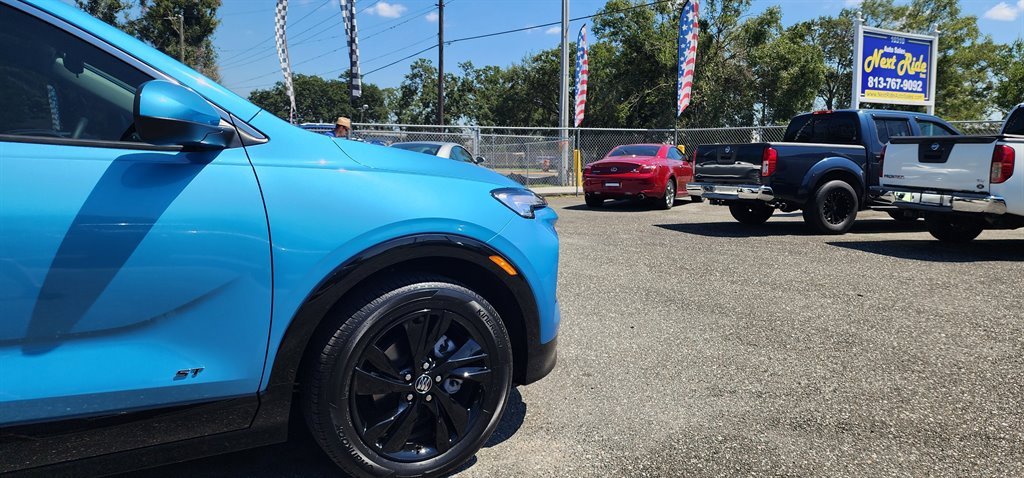 Used 2025 Buick Encore GX Sport Touring image 7