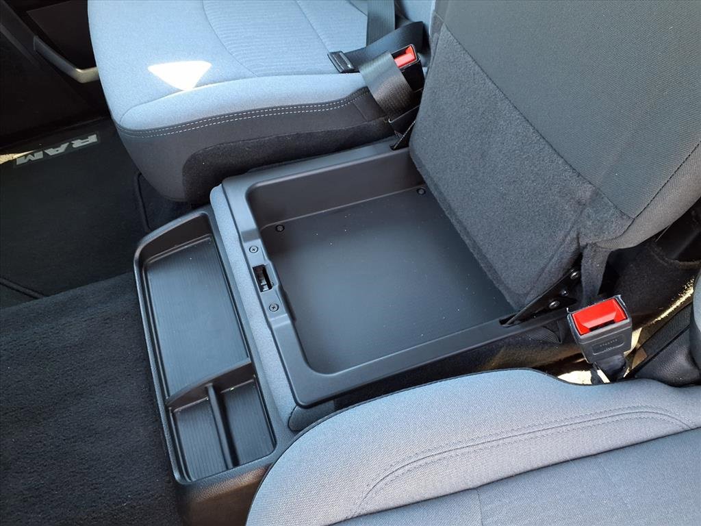 Used 2024 RAM 2500 Big Horn w/ Bed Utility Group image 27