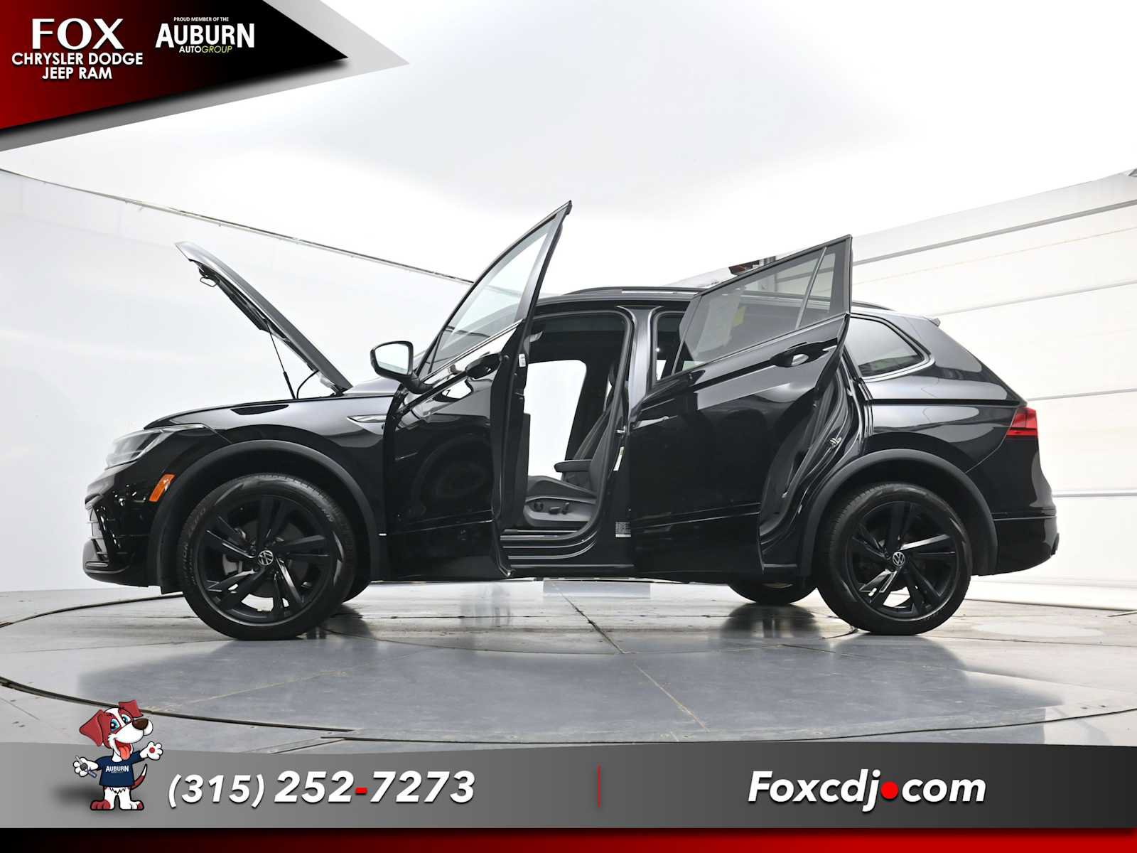 Used 2024 Volkswagen Tiguan SE R-Line AWD/4WD image 39