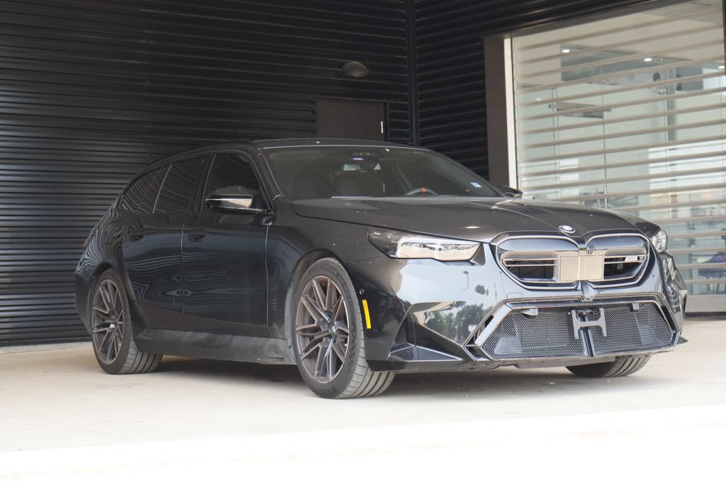 Used 2026 BMW M5 Touring AWD/4WD image 9