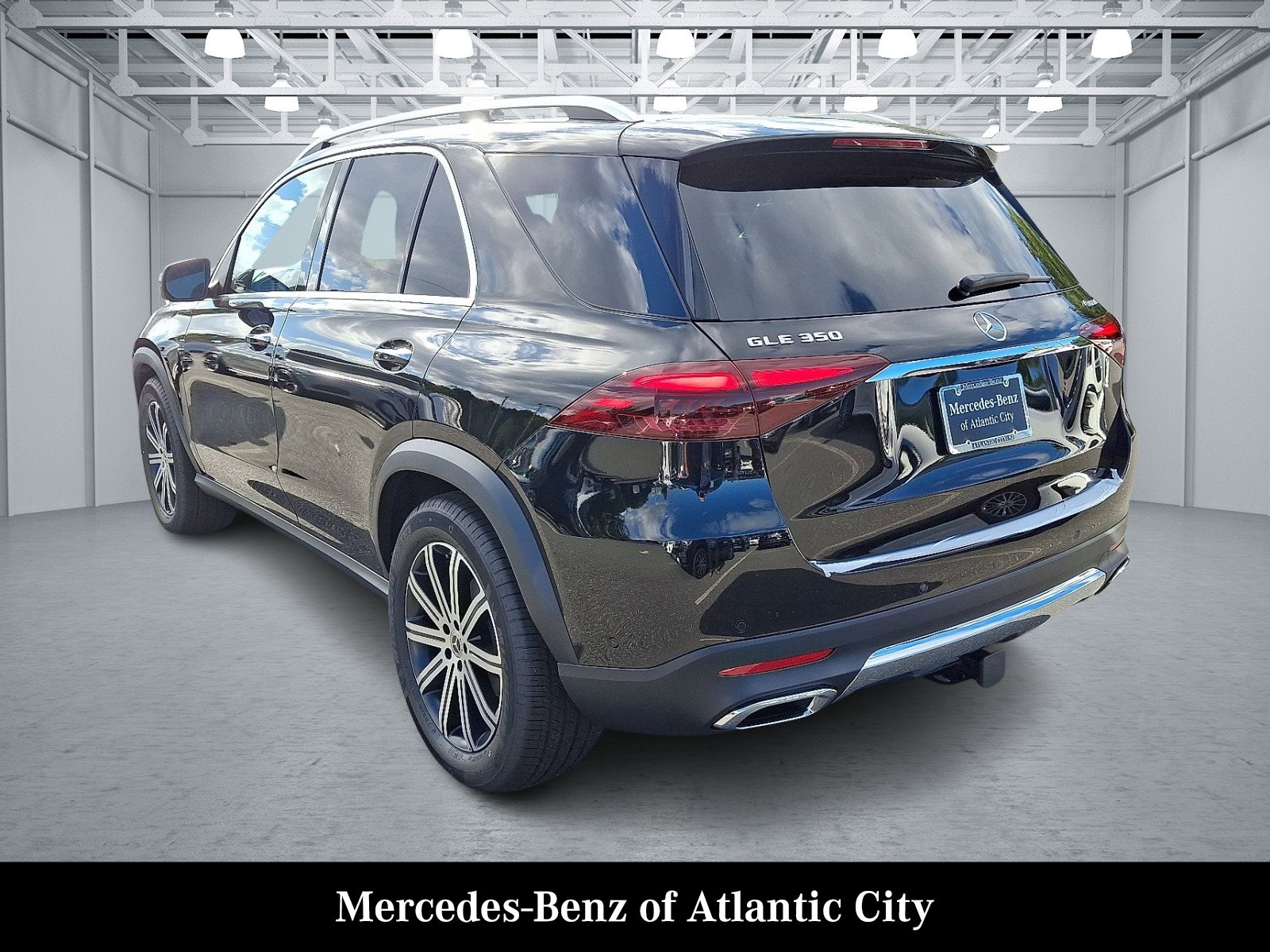 Used 2026 Mercedes-Benz GLE 350 4MATIC image 3