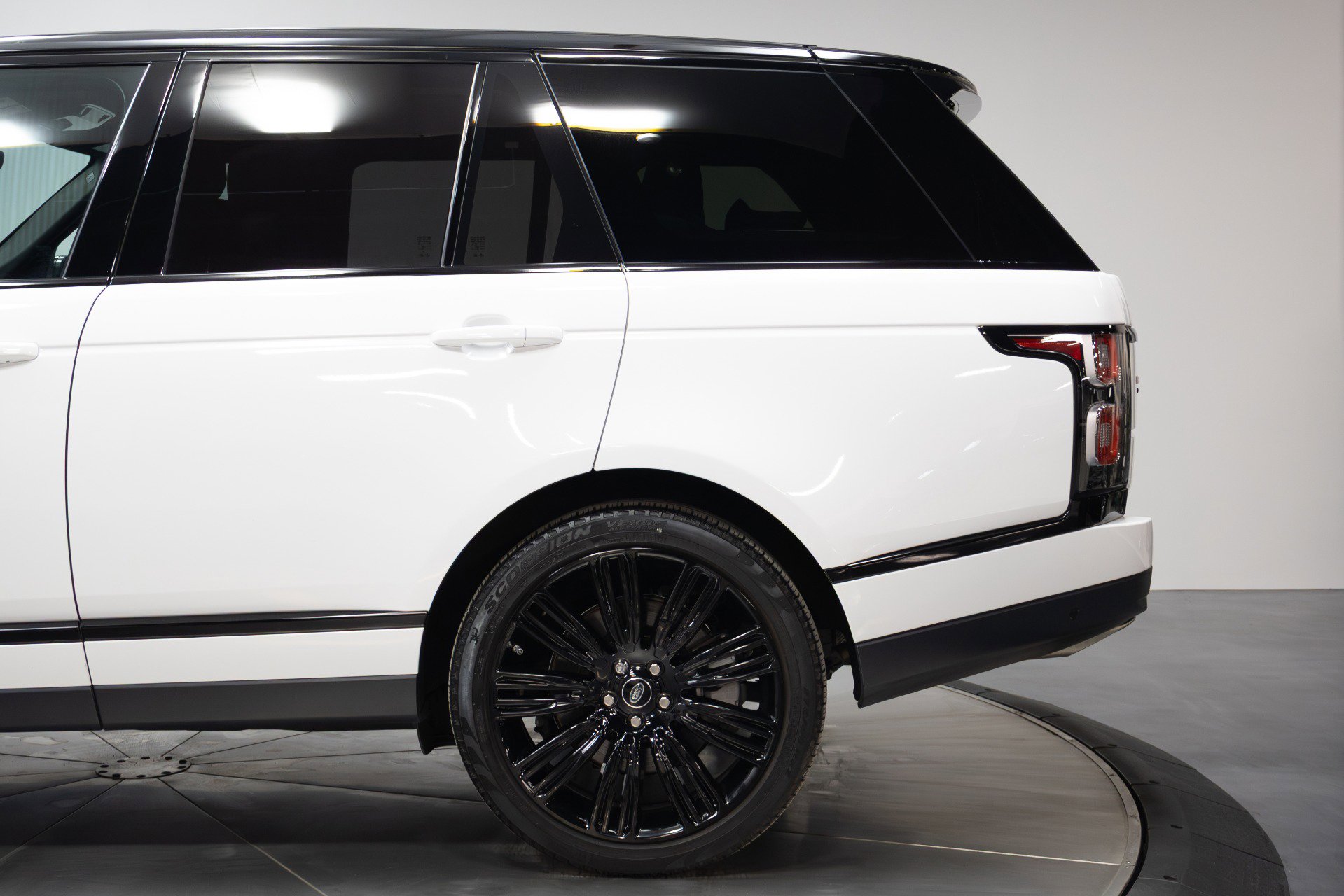 Used 2021 Land Rover Range Rover Westminster Edition image 44
