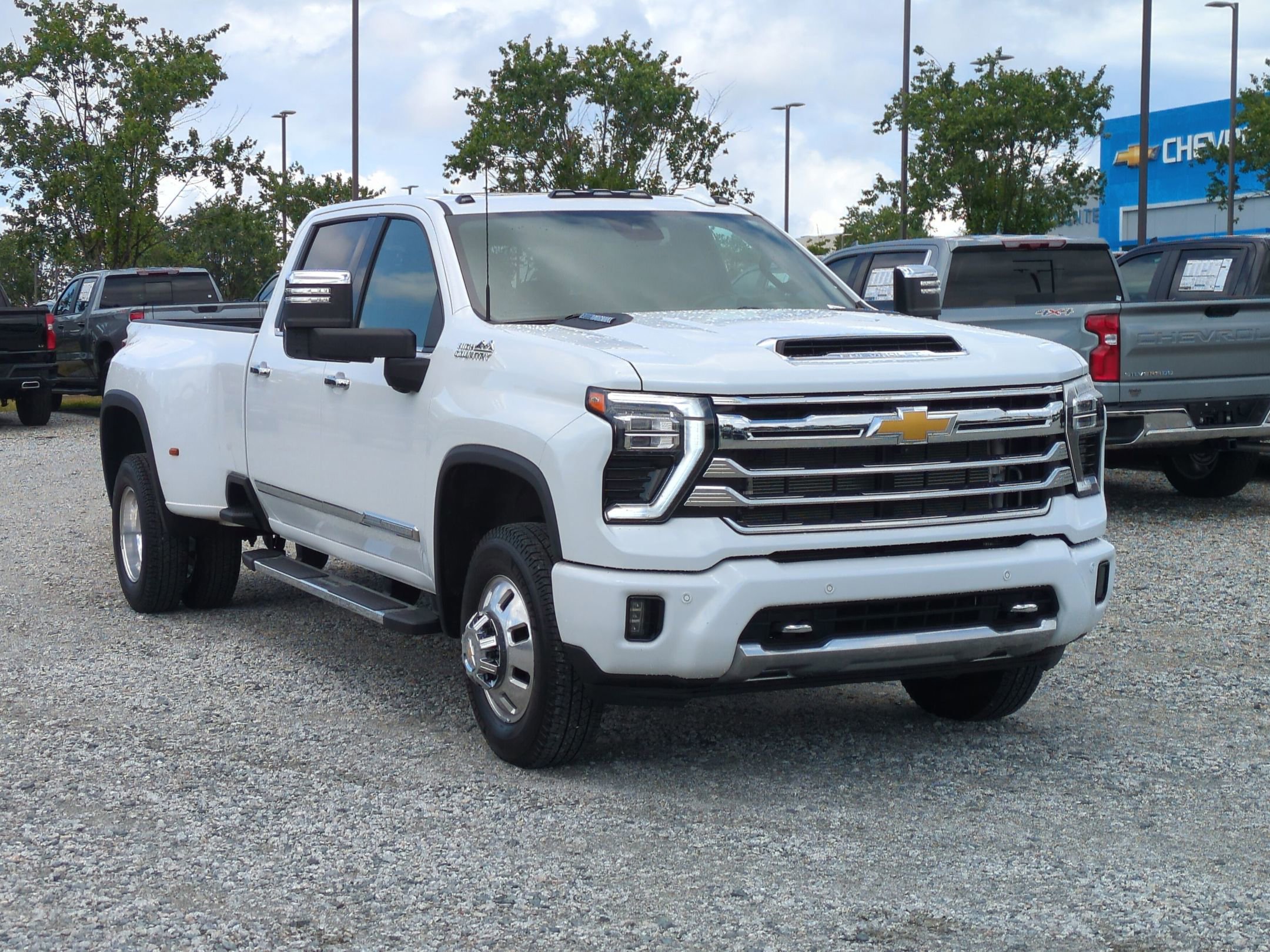 Certified 2025 Chevrolet Silverado 3500 High Country w/ Technology Package AWD/4WD video 2
