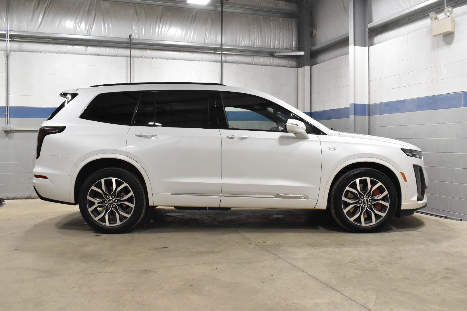 Certified 2025 Cadillac XT6 Sport w/ Technology Package AWD/4WD image 30