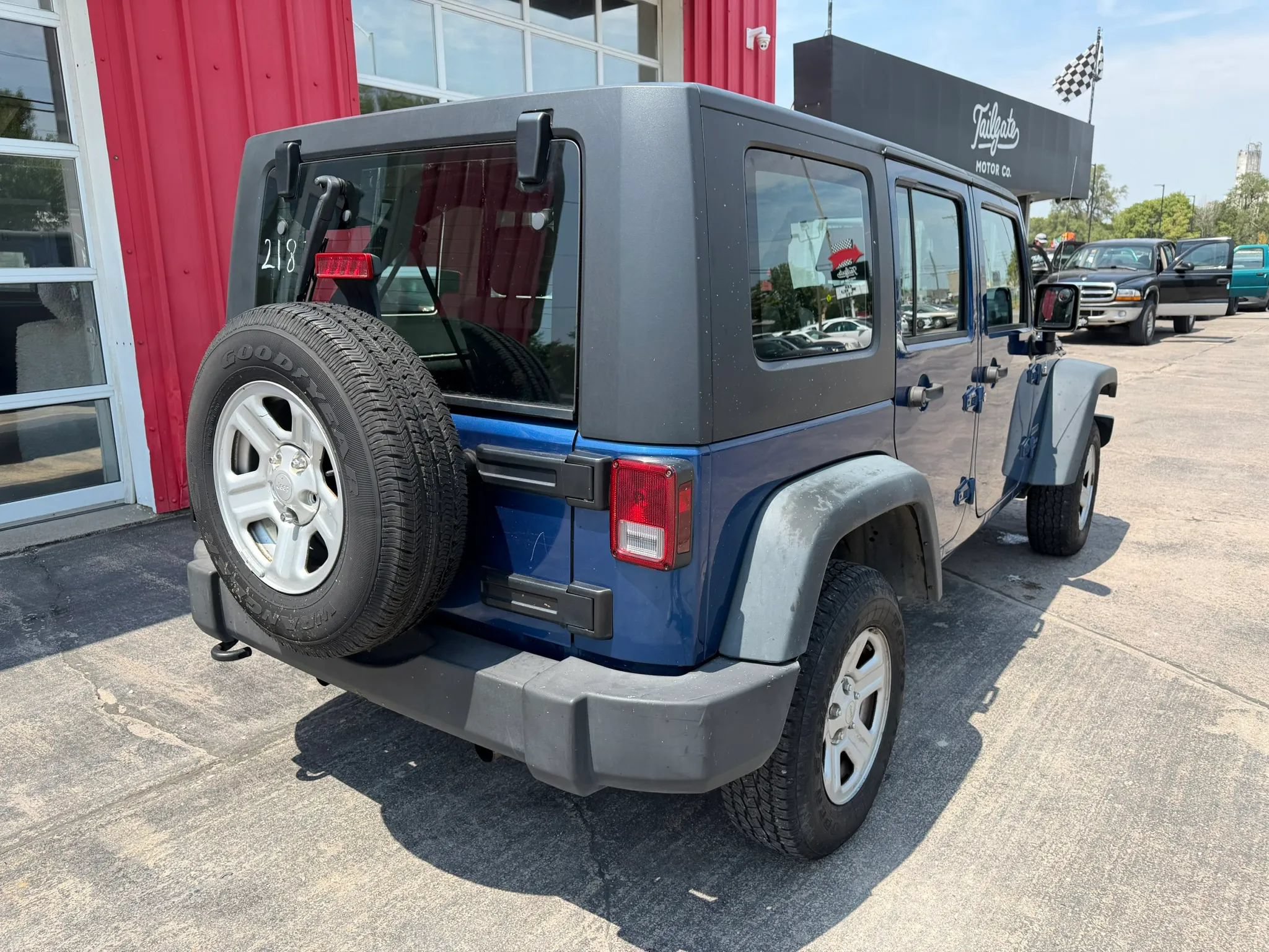 Used 2010 Jeep Wrangler Unlimited Sport AWD/4WD image 7