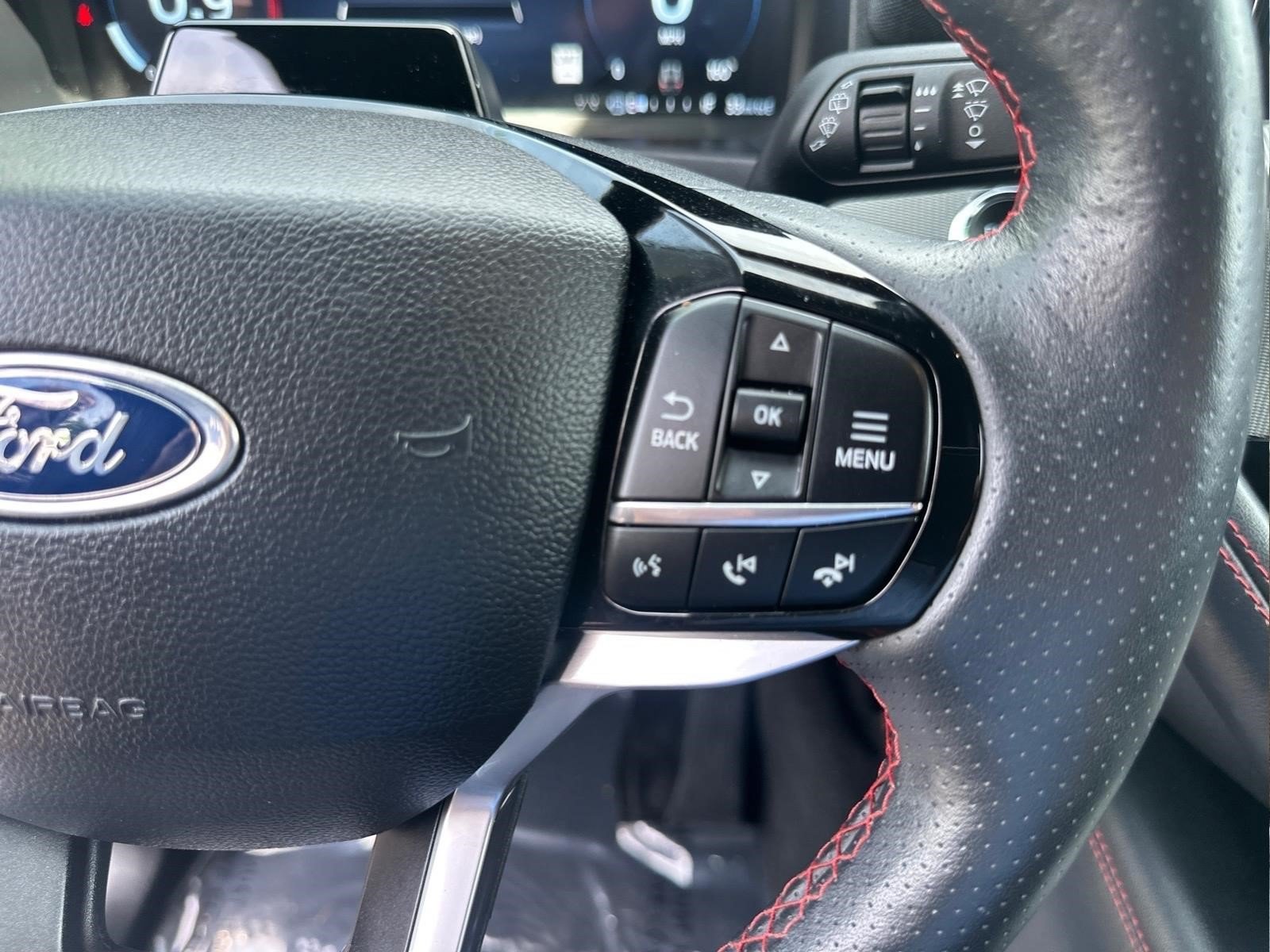 Used 2025 Ford Explorer ST-Line w/ ST-Line Street Pack AWD/4WD image 29