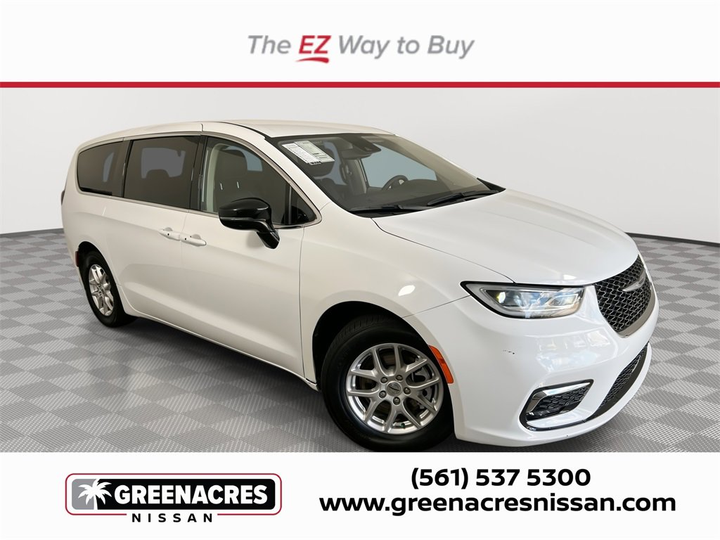 Used 2024 Chrysler Pacifica Touring-L image 1