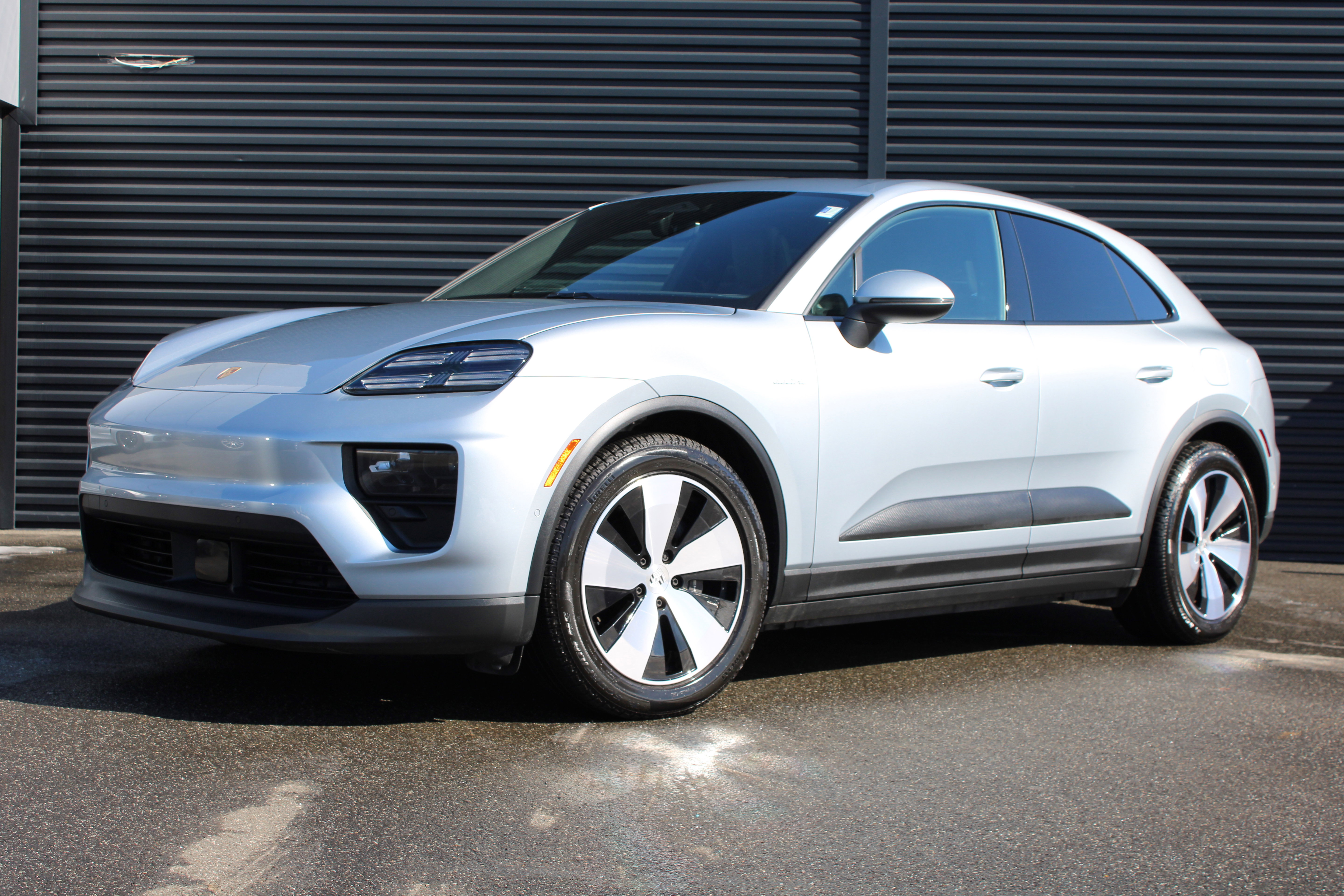 Certified 2024 Porsche Macan 4 Electric image 1