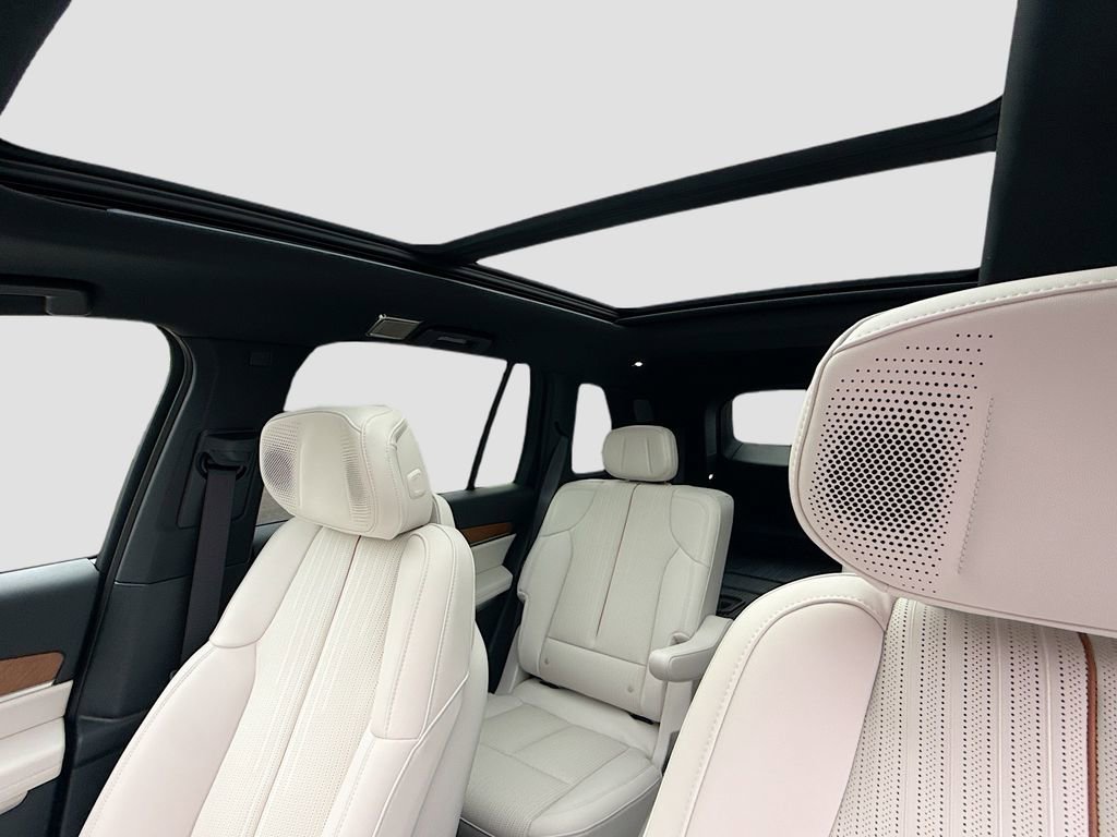New 2026 Cadillac Vistiq Sport w/ LPO, Floor Liner Package image 22