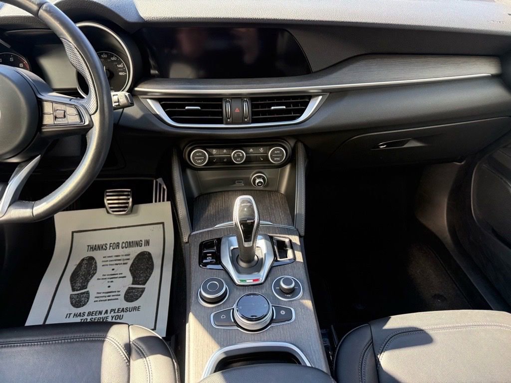 Used 2023 Alfa Romeo Stelvio Ti image 13