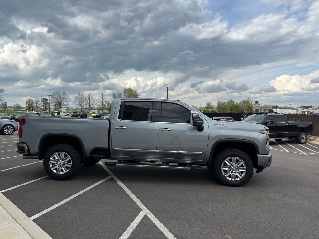 Used 2024 Chevrolet Silverado 2500 High Country w/ High Country Premium Package image 5