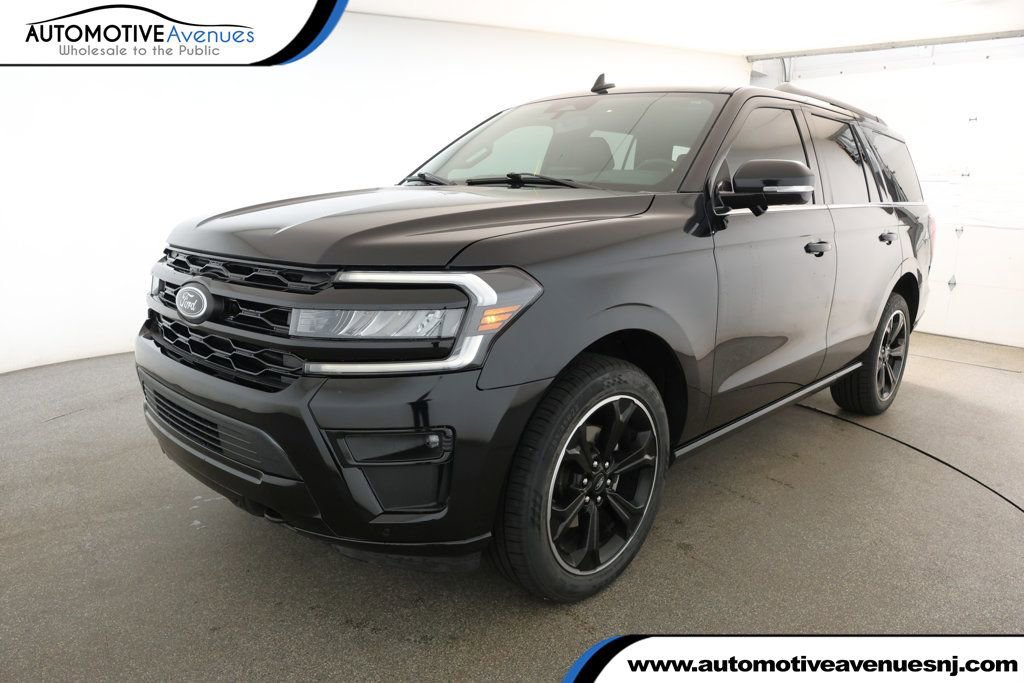 Used 2023 Ford Expedition Limited image 1