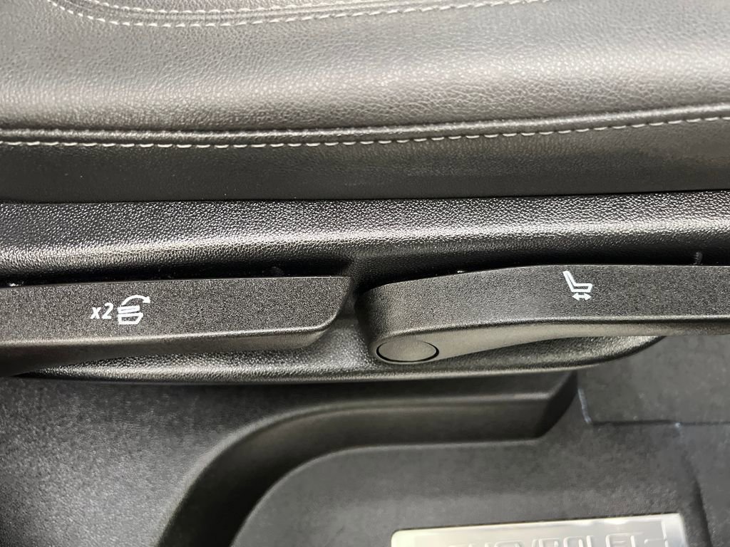 Used 2025 Chevrolet Tahoe Z71 image 18