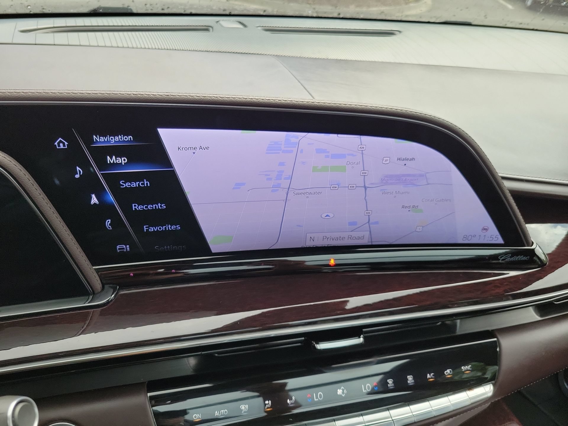 Used 2023 Cadillac Escalade Sport Platinum w/ Heavy-Duty Trailer Package AWD/4WD image 37