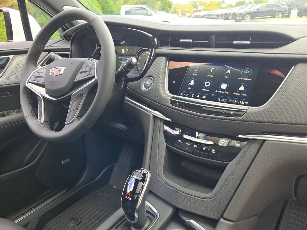 New 2025 Cadillac XT5 Premium Luxury w/ LPO, Red Accent Package AWD/4WD image 7