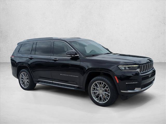 Used 2022 Jeep Grand Cherokee L Summit w/ Advanced Protech Group IV AWD/4WD image 3