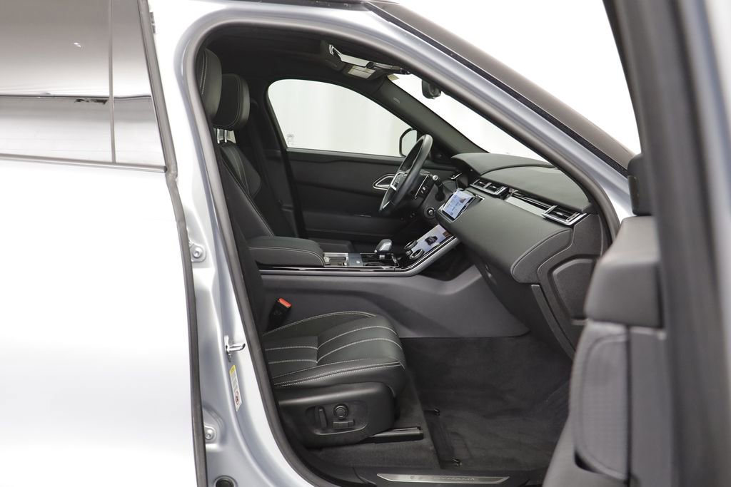 Used 2023 Land Rover Range Rover Velar R-Dynamic S image 19