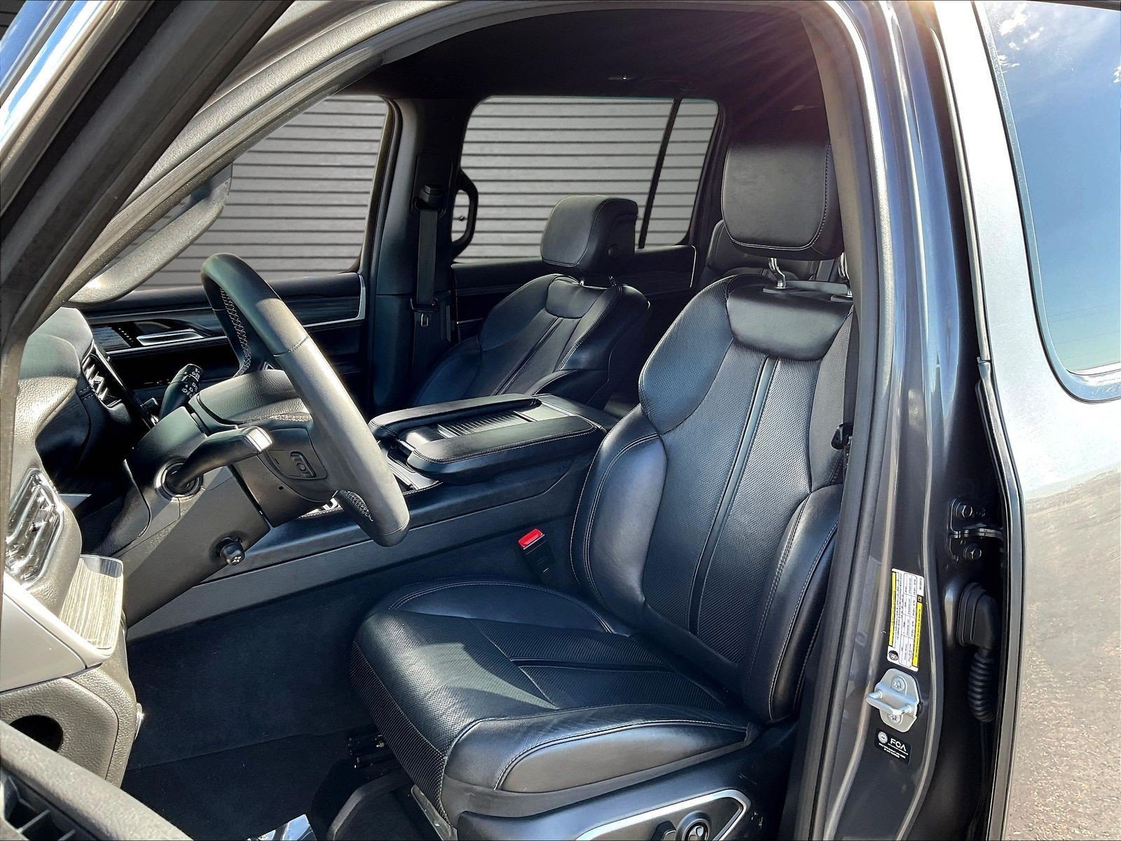 Used 2024 Jeep Wagoneer Series II w/ Flexible Seating Group RWD image 20