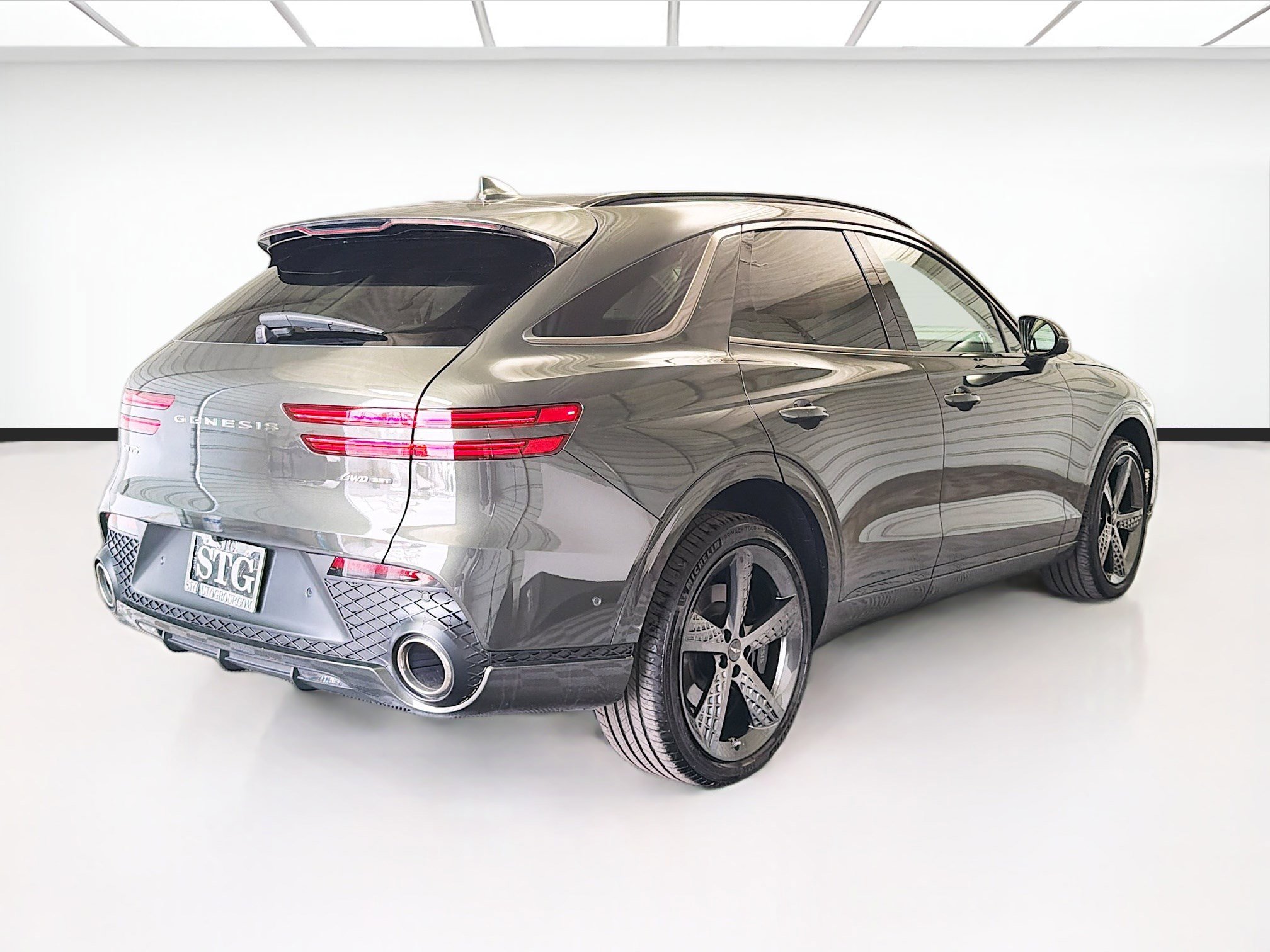 Used 2025 Genesis GV70 3.5T Sport w/ Sport Prestige Package image 4