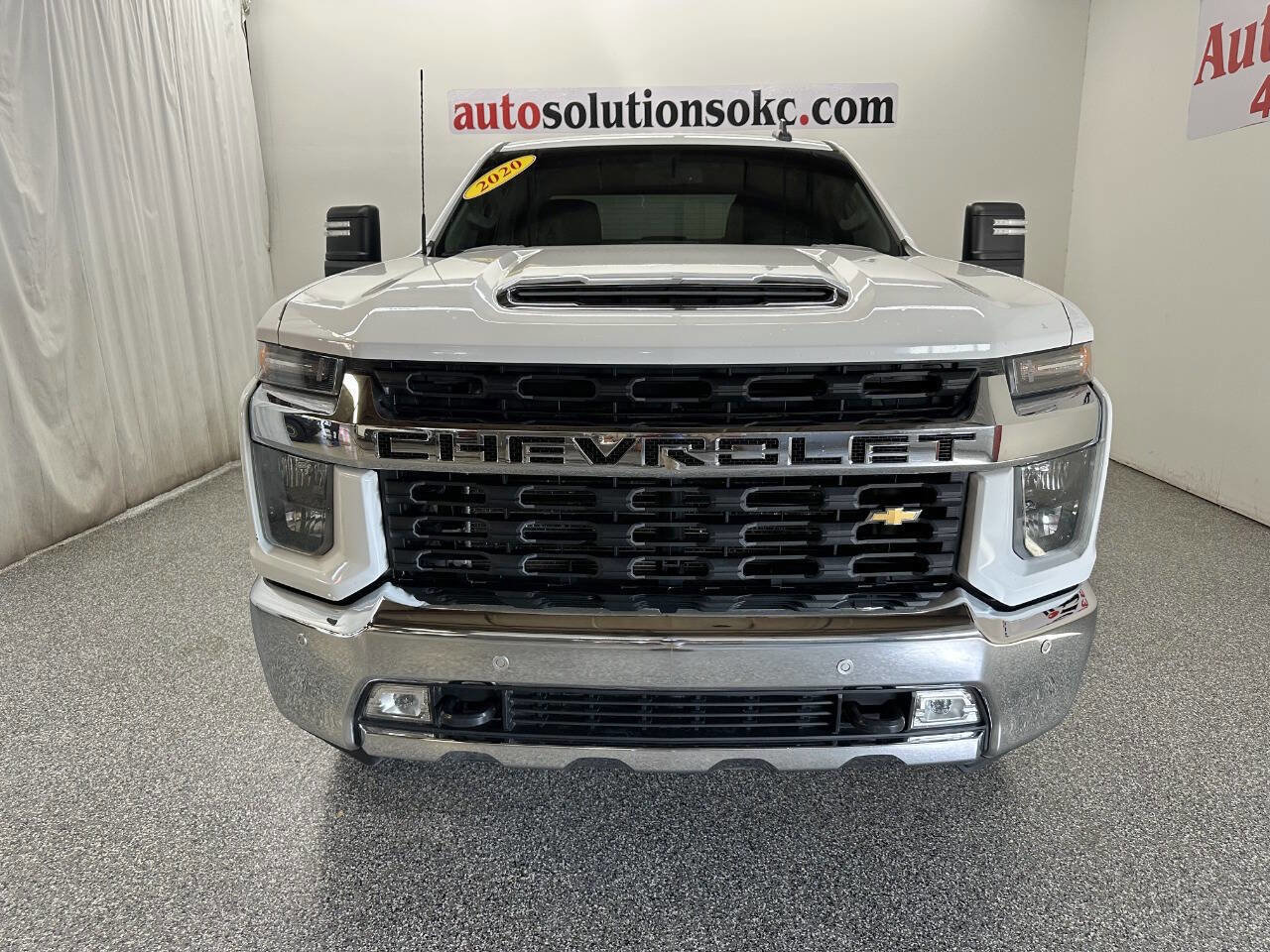 Used 2020 Chevrolet Silverado 2500 LT w/ Convenience Package image 2