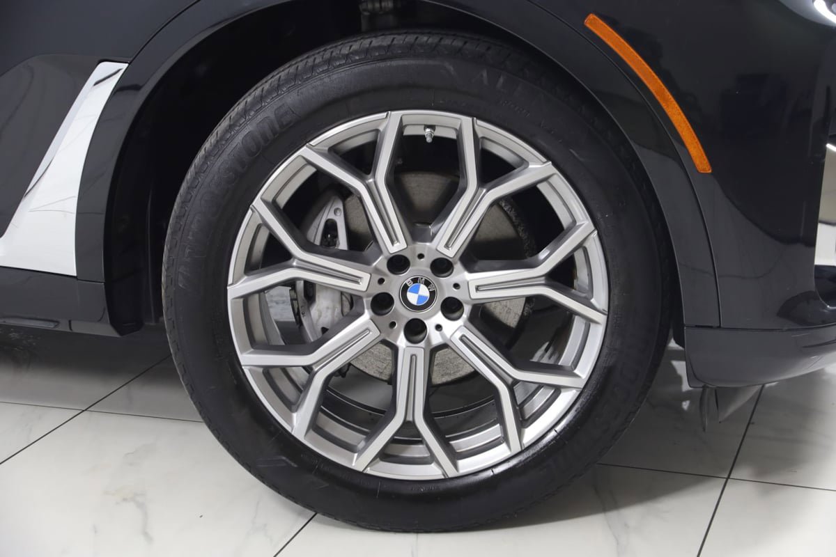 Used 2021 BMW X7 xDrive40i w/ Cold Weather Package AWD/4WD image 18