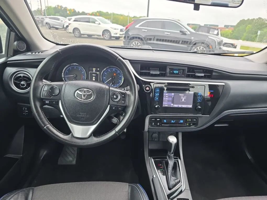 Used 2019 Toyota Corolla SE FWD image 13