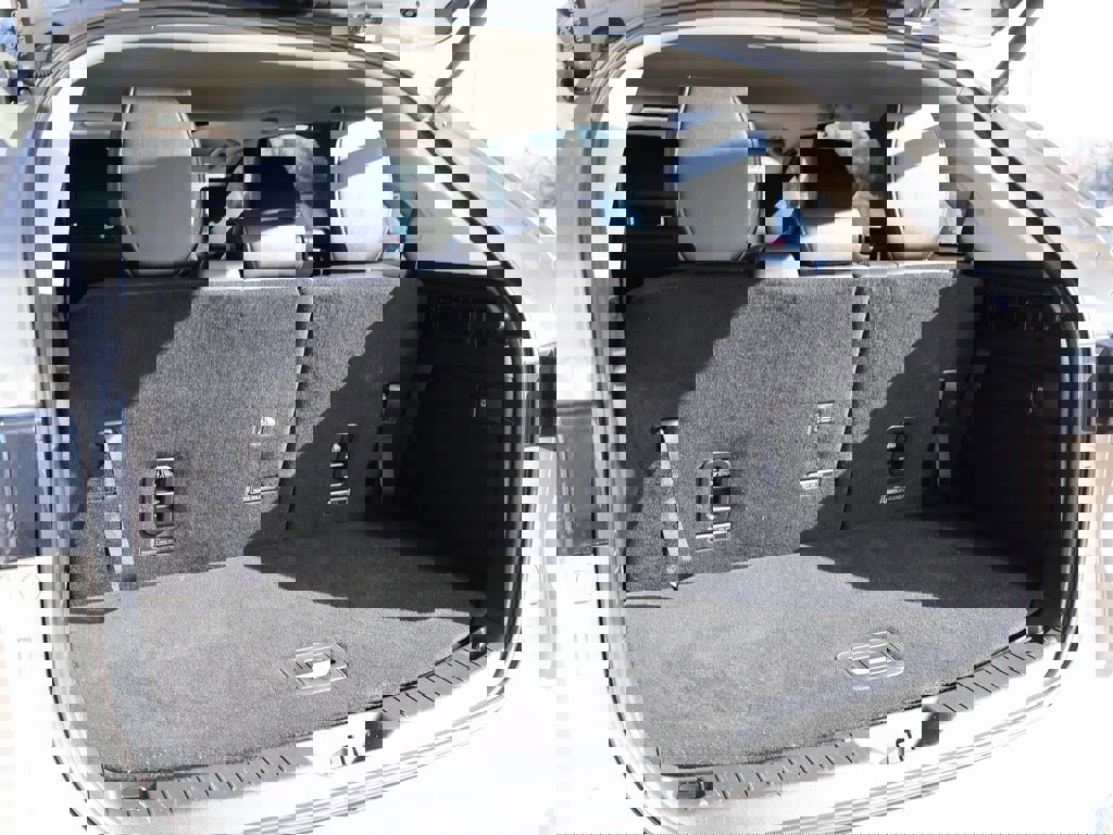 Used 2024 MAZDA CX-90 Plug-In Hybrid w/ Preferred image 17