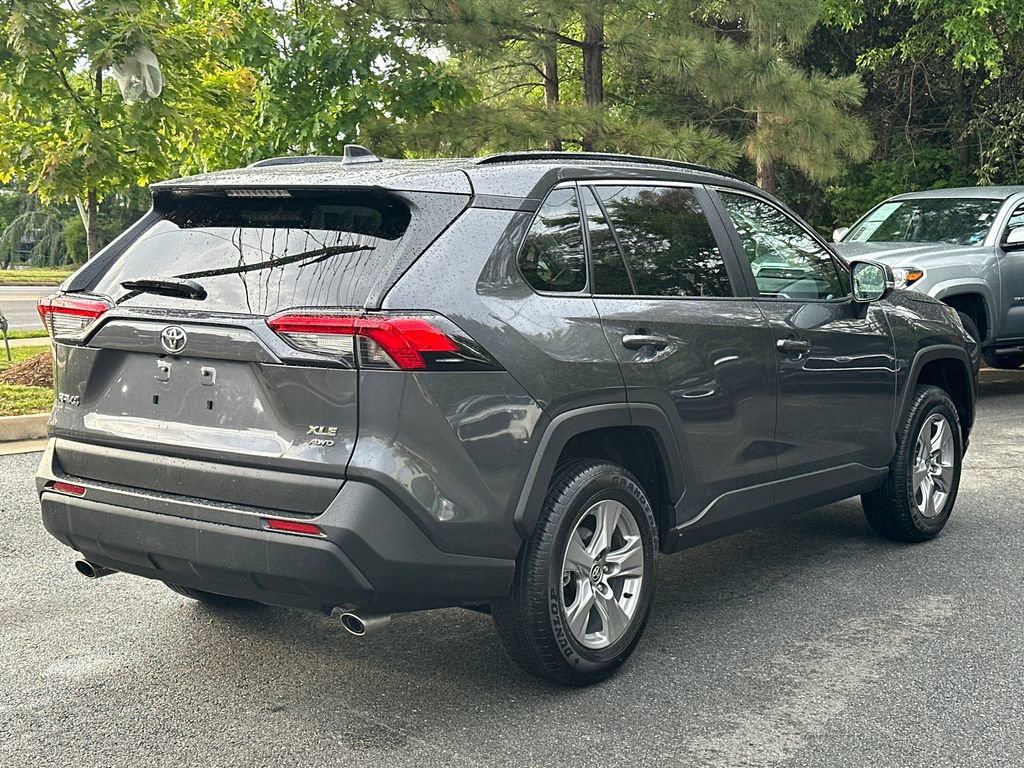 Used 2025 Toyota RAV4 XLE w/ Convenience Package AWD/4WD image 4