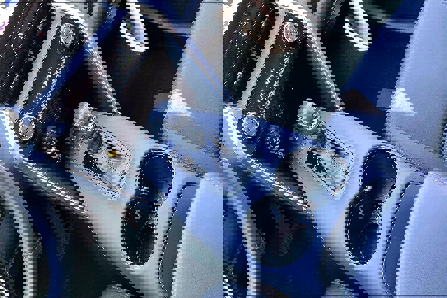 Used 2023 Toyota Venza LE AWD/4WD image 15