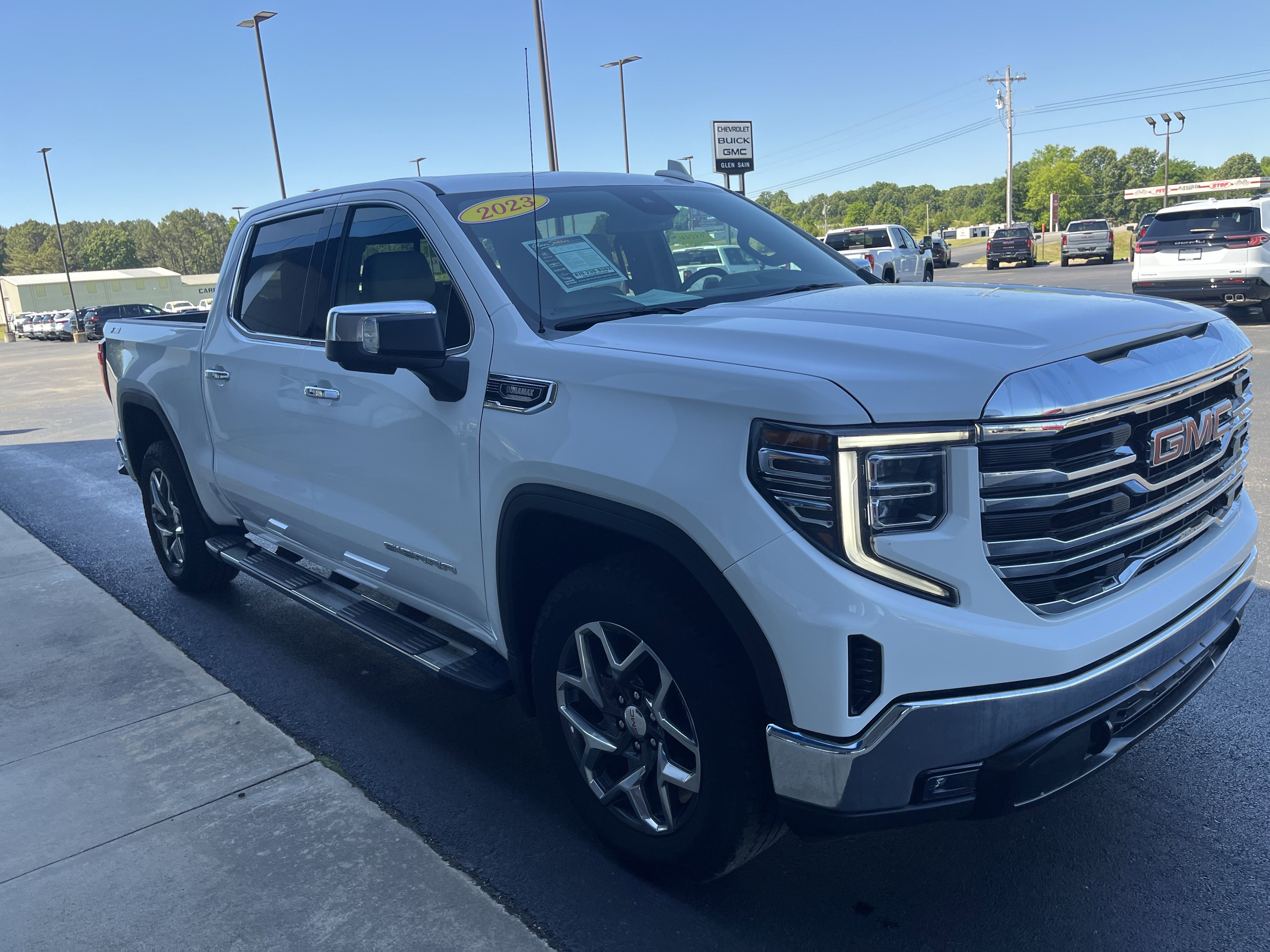 Used 2023 GMC Sierra 1500 SLT w/ SLT Premium Package AWD/4WD image 8