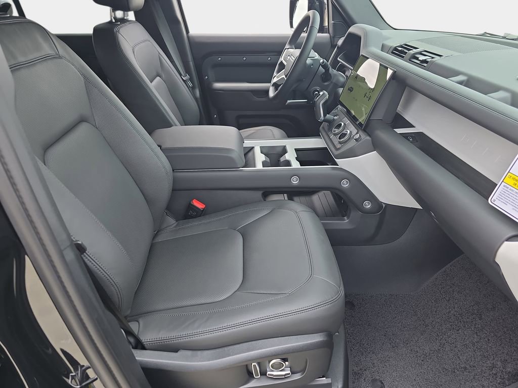 New 2026 Land Rover Defender 130 X-Dynamic SE AWD/4WD image 10